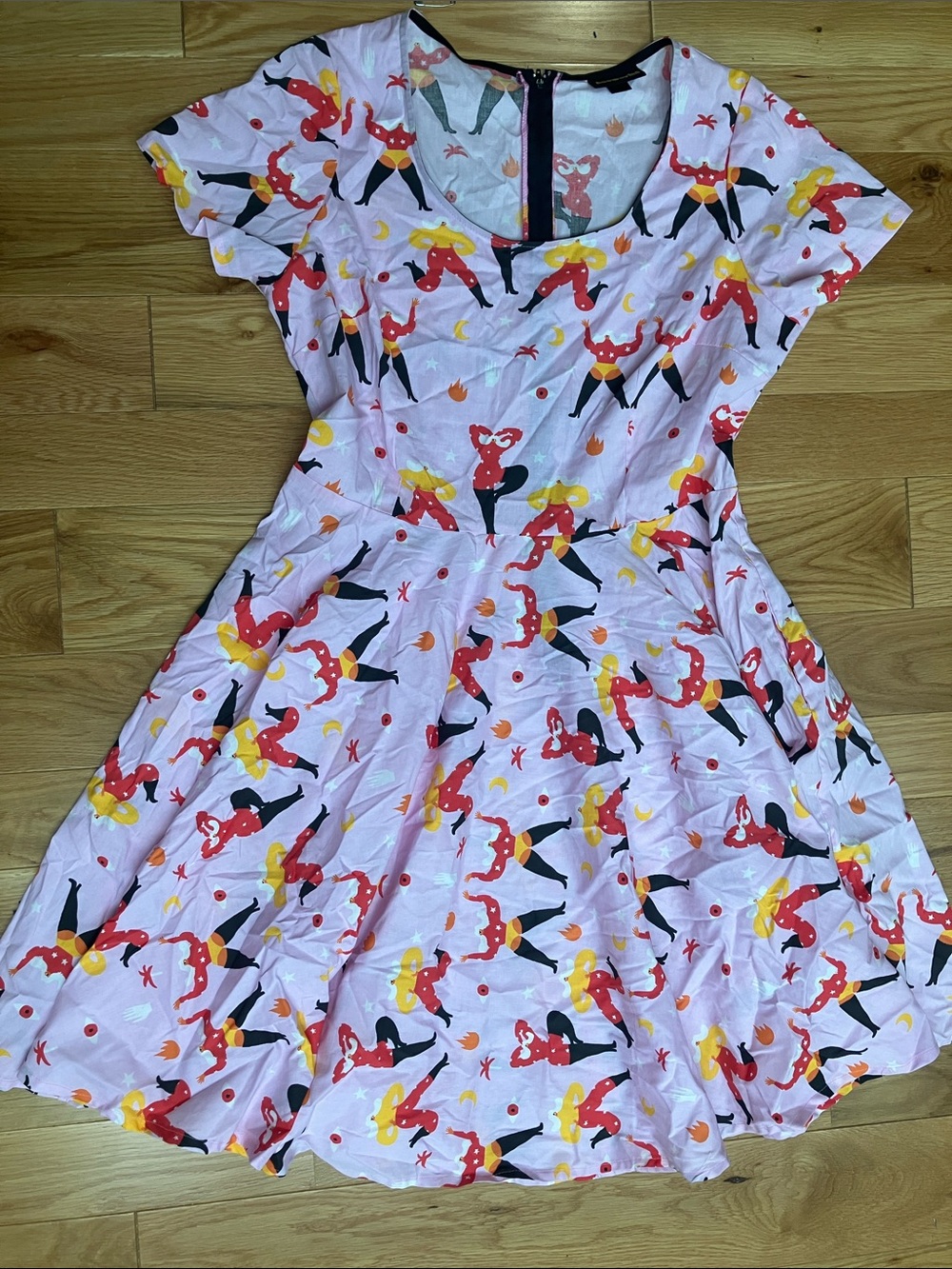 Nooworks Loretta dress in “Strong Ladies” XXL unworn